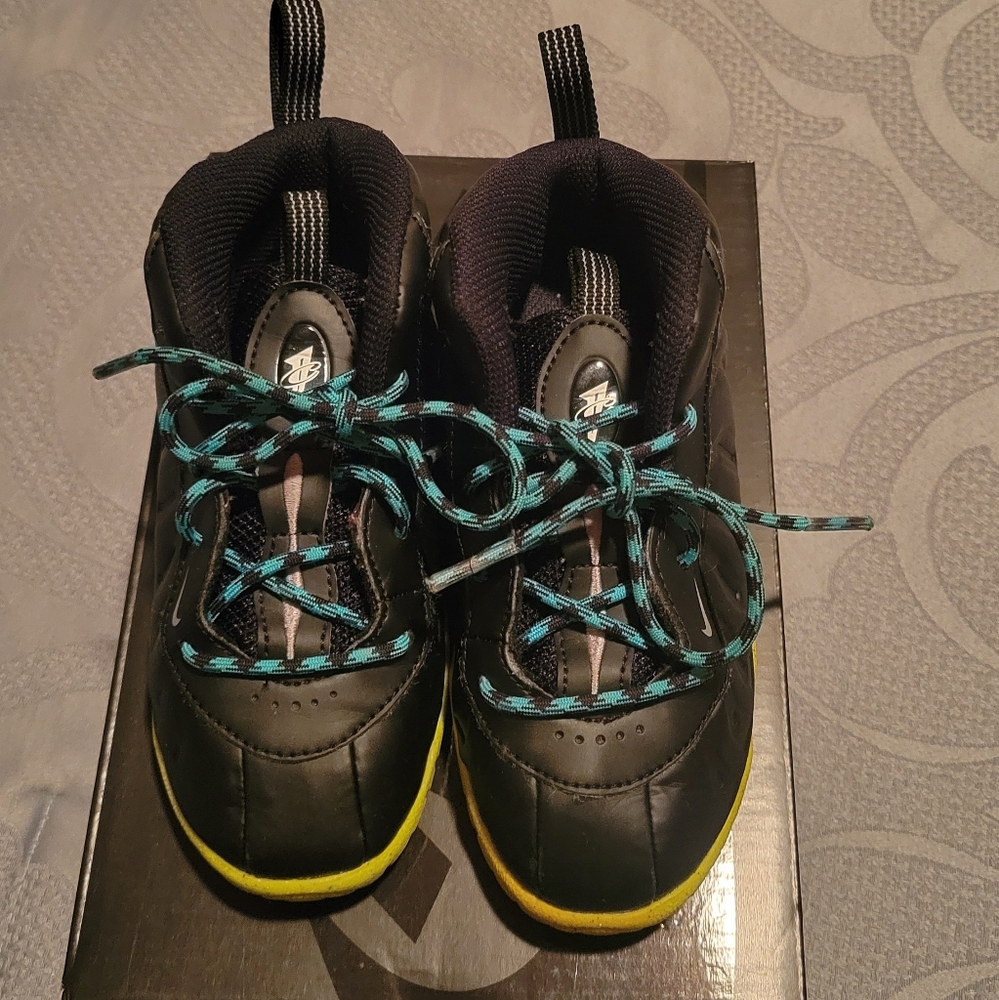 Toddler Nike shoes